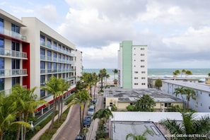 Exterior - Enjoy the Sunsets 1BR APT / with direct ocean view (Hollywood)