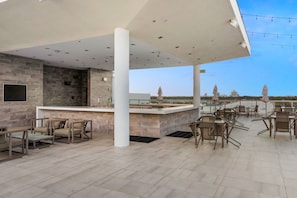Outdoor dining - Enjoy the Sunsets 1BR APT / with direct ocean view (Hollywood)