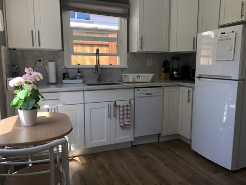 Cozy Crown Hill Cottage with Private Backyard Cabana near Carkeek Park