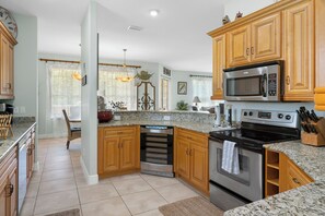 Fridge, microwave, oven, stovetop - Waterfront! Dock available for rent at rear, kayaks and paddle board included!  (Homosassa)
