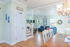 Little Tara | Living room