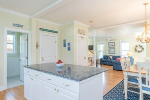 Private kitchen - Little Tara (Tybee Island)