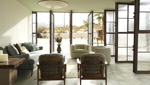 The Wheelhouse | Living room | Flat-screen TV, fireplace, table tennis, stereo - Stunning Home in Twentynine Palms With (Twentynine Palms)