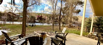 Riverfront Home minutes from Downtown & Wolf Creek Ski Area