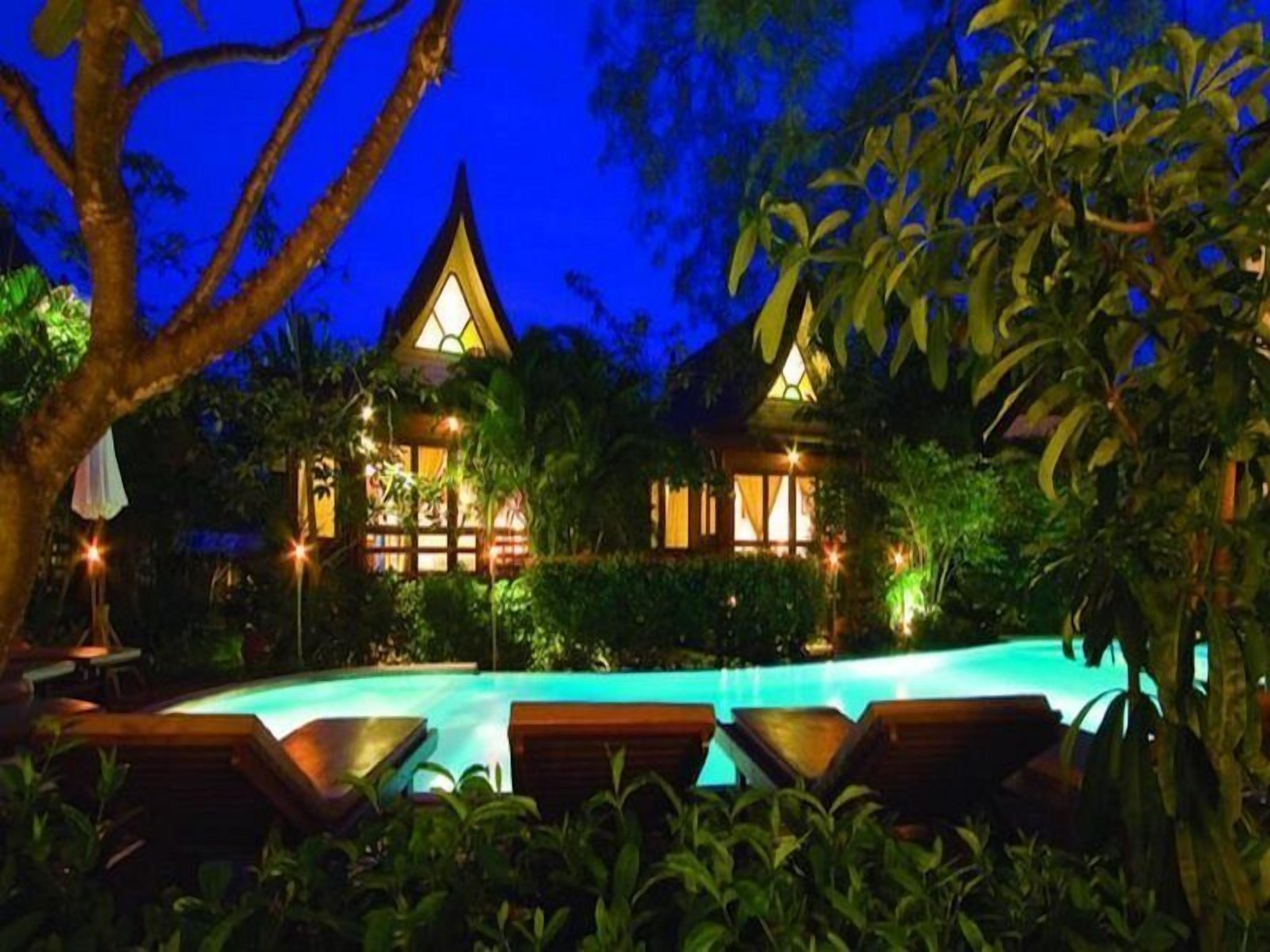 Kolam renang outdoor