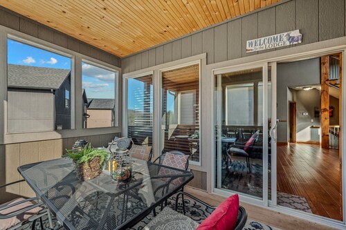 Peaceful and serene Branson Canyon neighborhood!