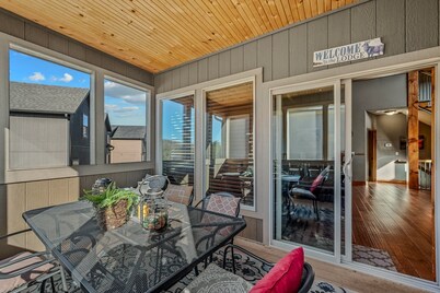 Peaceful and serene Branson Canyon neighborhood!
