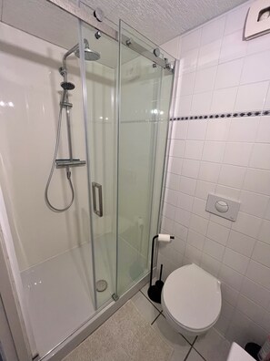 Dusche, Seife, Toilettenpapier