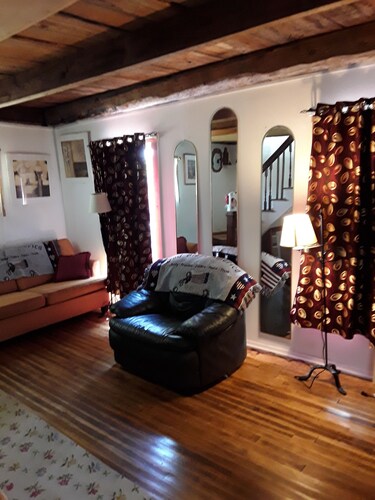 2 Bedroom apartment in Randolph Village VT