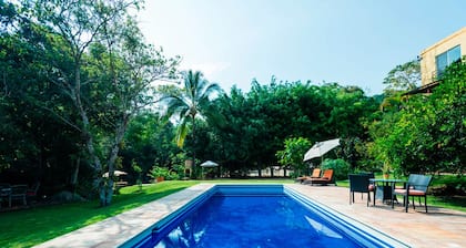 Lujosa Villa rodeada de coníferas ideal para eventos o renta familiar