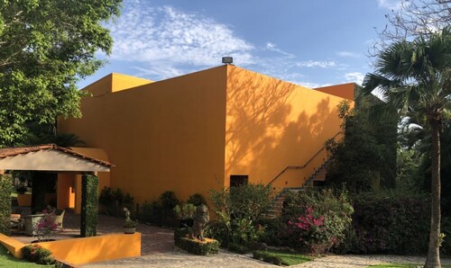Lujosa Villa rodeada de coníferas ideal para eventos o renta familiar