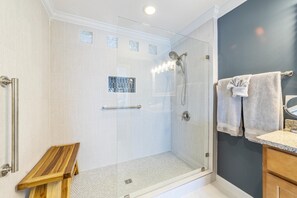 Ensemble douche/baignoire, serviettes fournies