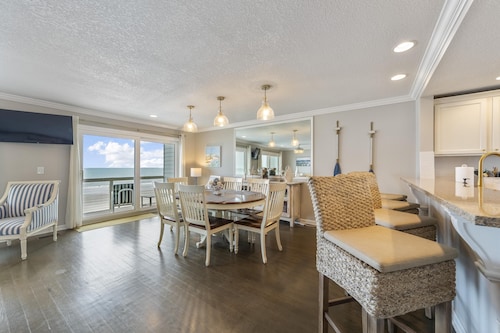 Great Location ~ Oceanfront Townhome ~ CHECK OUT THE VIEWS!