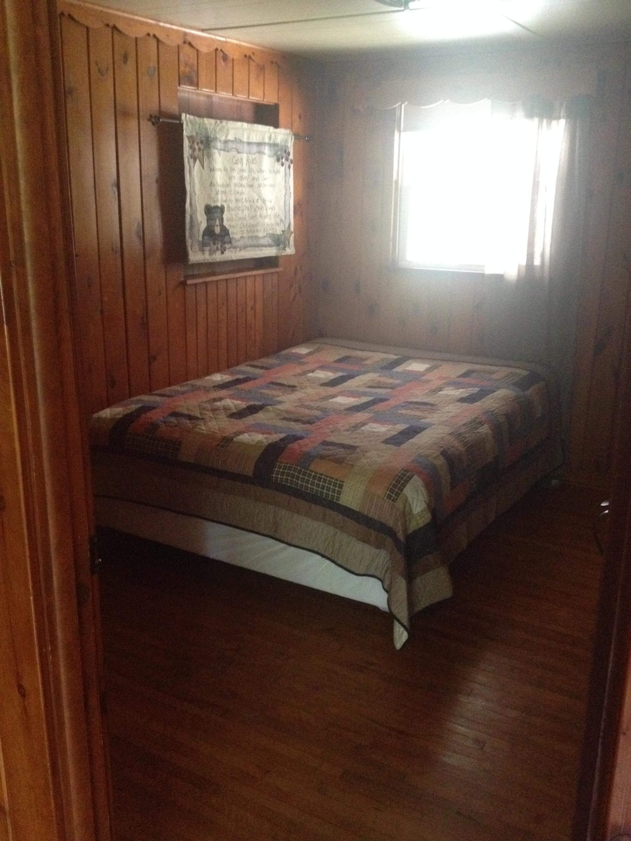 Chain of Lakes House-3 Bedroom Pontoon Boat Available 