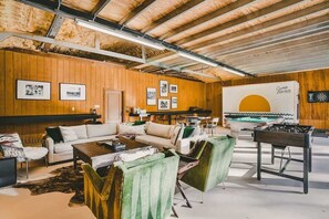 Game room - Camp Blanco | 18-Acre Ranch + Game Barn (Blanco)