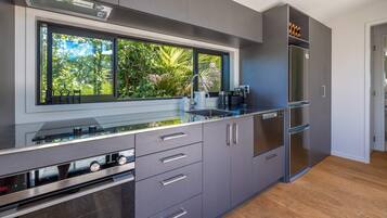 Fridge, microwave, oven, stovetop