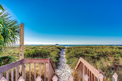 Reef Club by Plumlee Vacation Rentals