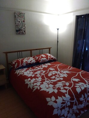 1 chambre, bureau, fer et planche à repasser, Wi-Fi gratuit