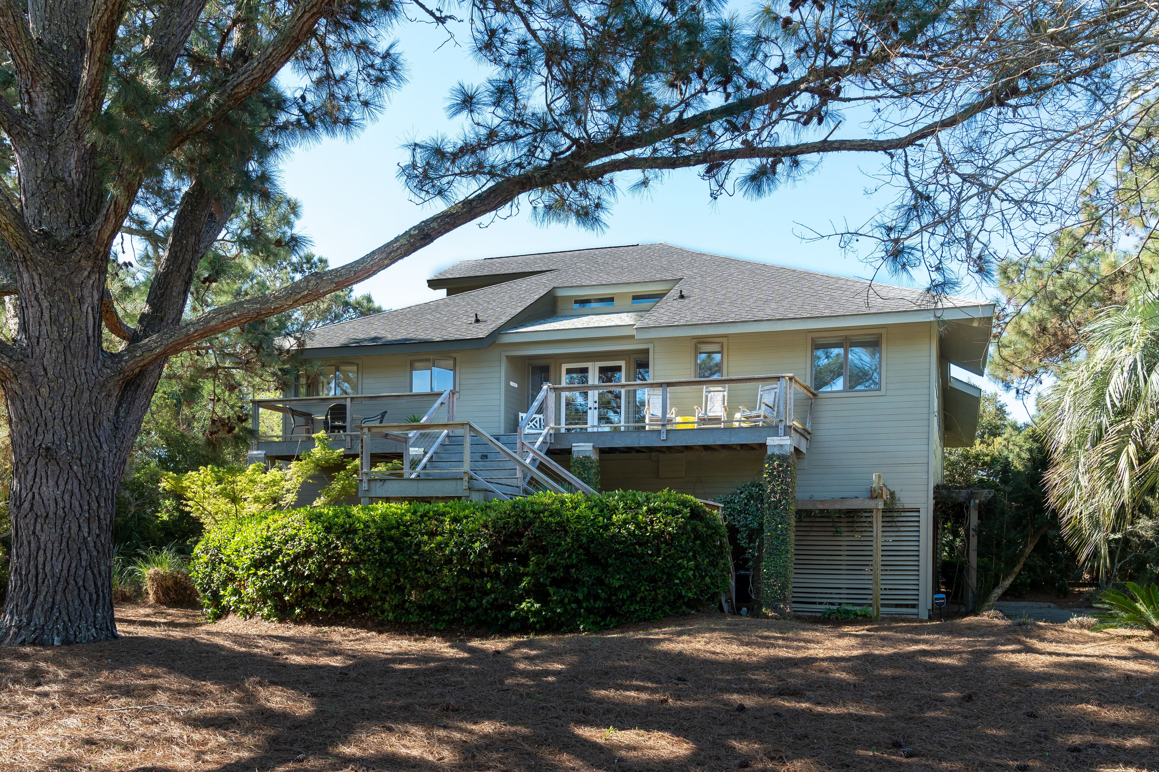 Perfect Beach House Steps to Ocean! Sleeps 11! Amenity Cards! Pet Friendly!