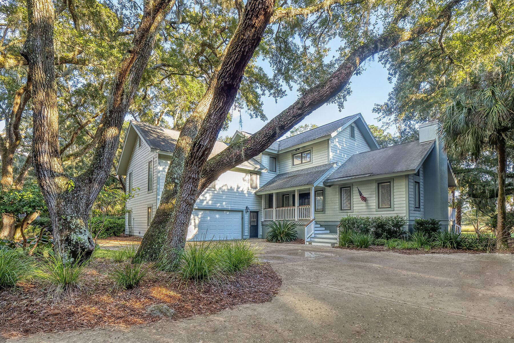 Great Location! Close To Beach - Sleeps 10! Pet Friendly! Amenity Cards!