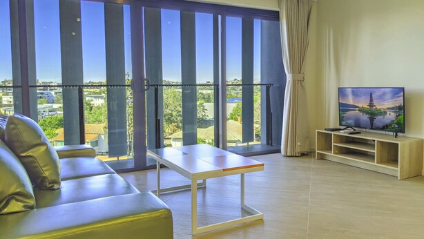 Unclassified image, 1 of 6, button - Stylish and generous 2 Bedroom apartment Windsor (Windsor)