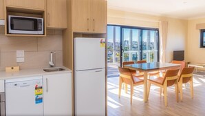 Unclassified image, 3 of 6, button - Stylish and generous 2 Bedroom apartment Windsor (Windsor)
