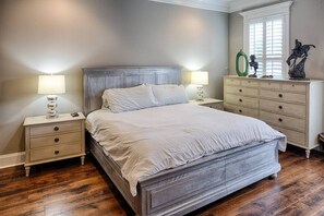 4 Schlafzimmer, Schreibtisch, Bügeleisen/Bügelbrett, kostenloses WLAN