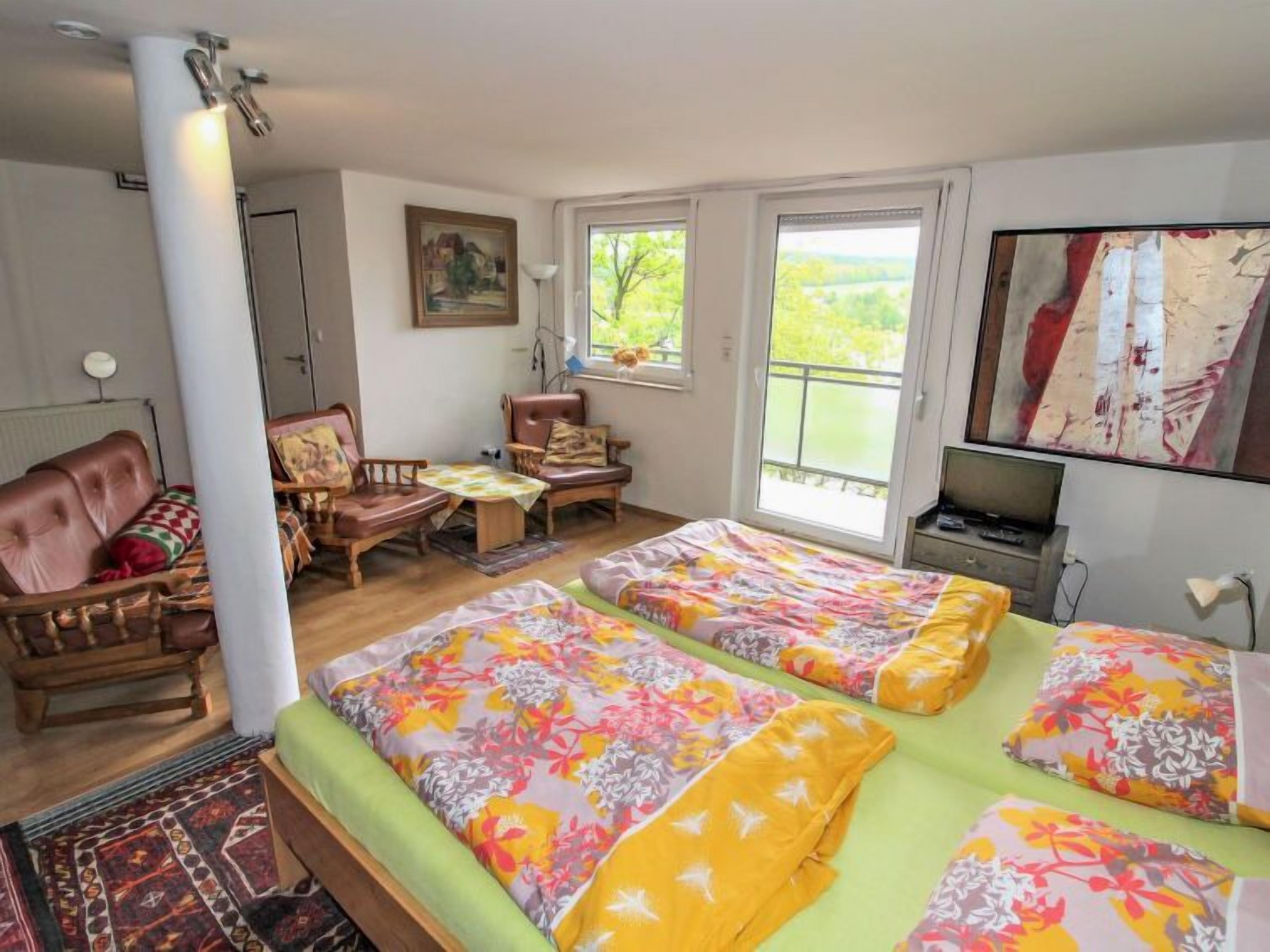 2 bedrooms, free Internet