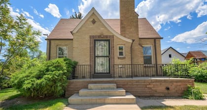 Golden Brewmaster House â Historic Stay