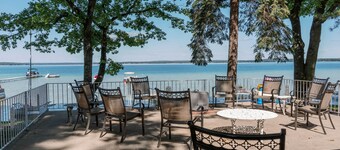 Higgins Lake - One Of A Kind Lakefront Lodge!