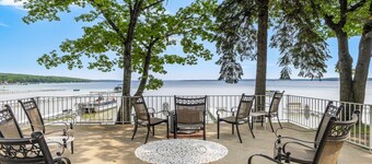 Higgins Lake - One Of A Kind Lakefront Lodge!