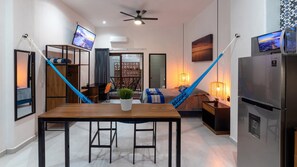 1 chambre, fer et planche à repasser, Wi-Fi, draps fournis