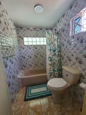 Badewanne, Haartrockner