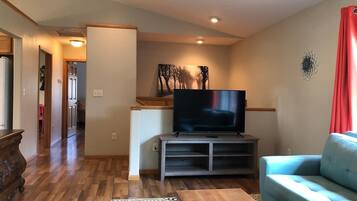 Smart-TV, peis, videospill og DVD-spiller