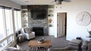 Flachbildfernseher, Kamin