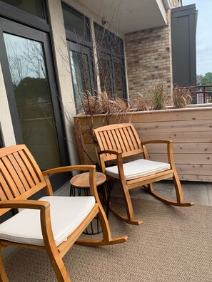 Property grounds - Newly renovated luxury condo downtown Grand Haven (Grand Haven)