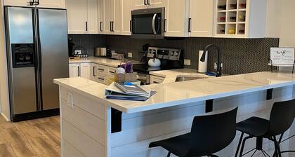 Newly renovated luxury condo downtown Grand Haven