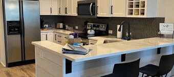 Newly renovated luxury condo downtown Grand Haven