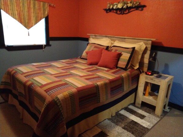 2 bedrooms, iron/ironing board, travel cot, WiFi