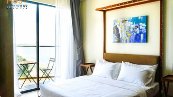 Iron/ironing board, WiFi, bed sheets