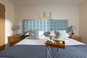 4 chambres, bureau, fer et planche à repasser, accès Internet