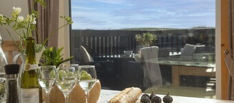 Lodge 40 - Resort & Spa/ Hot Tub/ Free Wi-Fi