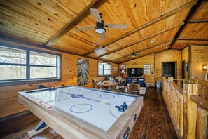 Spielezimmer