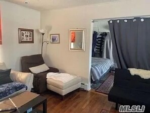 Fer et planche à repasser, Wi-Fi gratuit, draps fournis