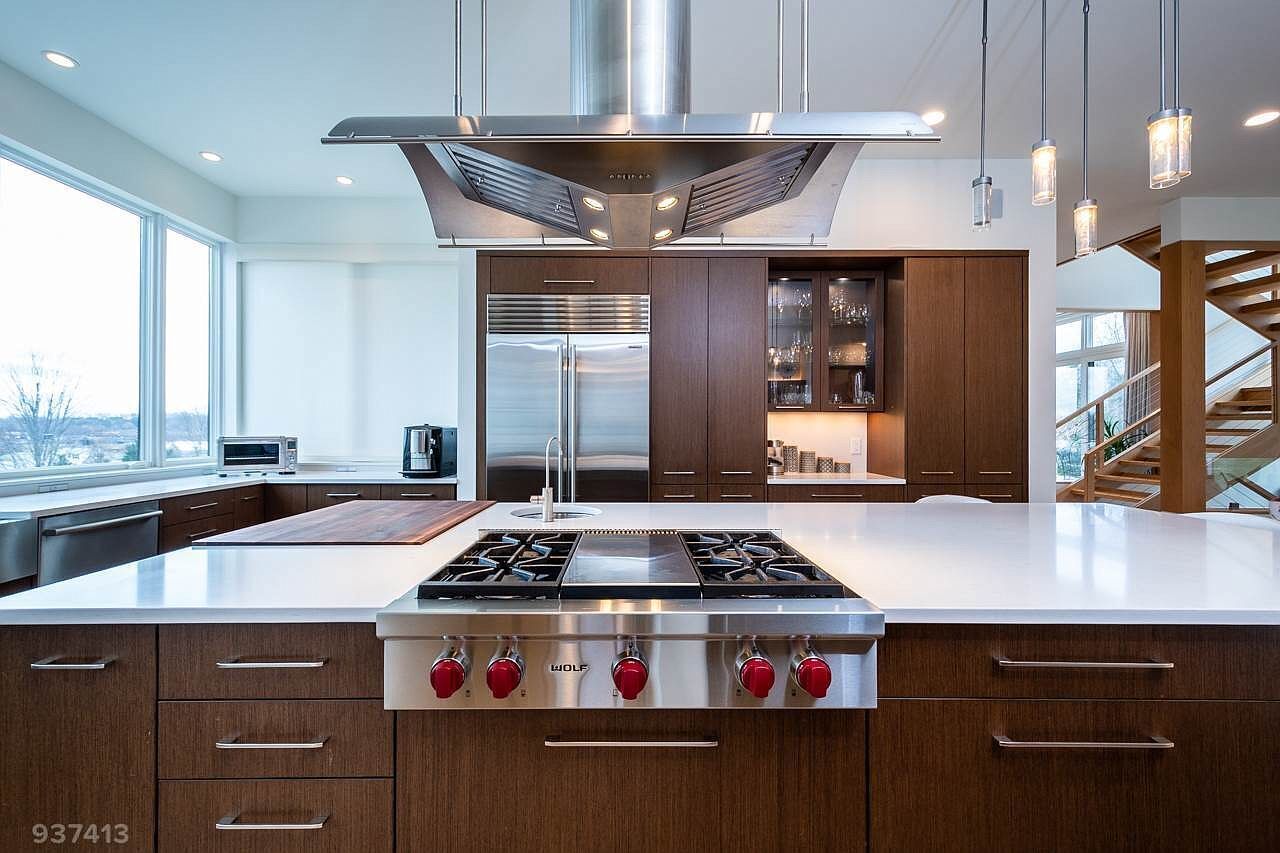 🔥Luxury Home With Outdoor Hottub and Movie Theater For Sale or Rent