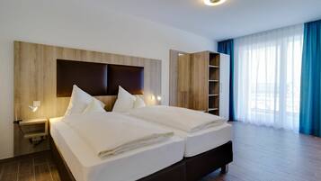 2 bedrooms, travel crib, free WiFi
