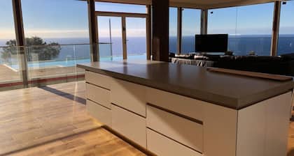 All The Views - Ocean & Bush with Heated Infinity Lap and Play Pool