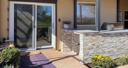 Pet Angel Inn - Pet Friendly Private Room with golf corse view in Santa Fe, NM