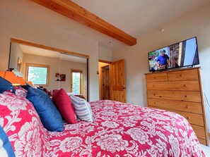 3 bedrooms, iron/ironing board, travel cot, free WiFi