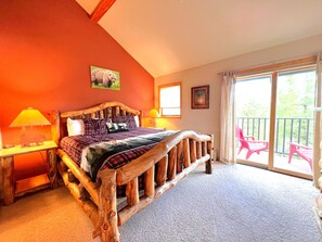 3 bedrooms, iron/ironing board, travel cot, free WiFi